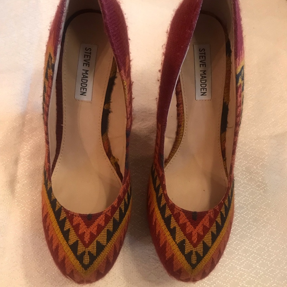 Shoes - Picture 2 of 3
